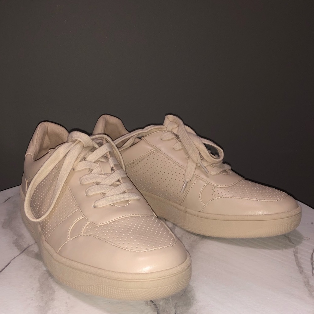 NWOT! Steve Madden ‘Doyen’ Sneakers - Picture 3 of 9